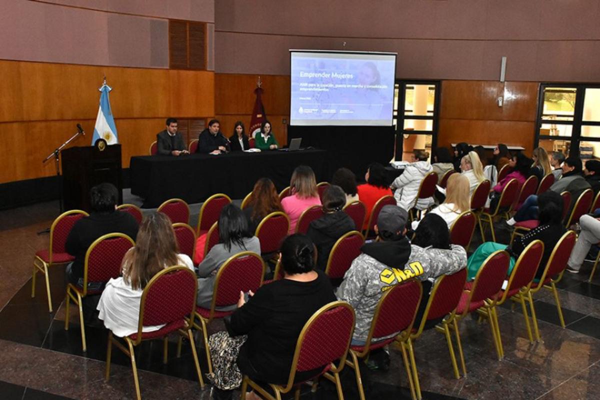 Emprender Mujeres