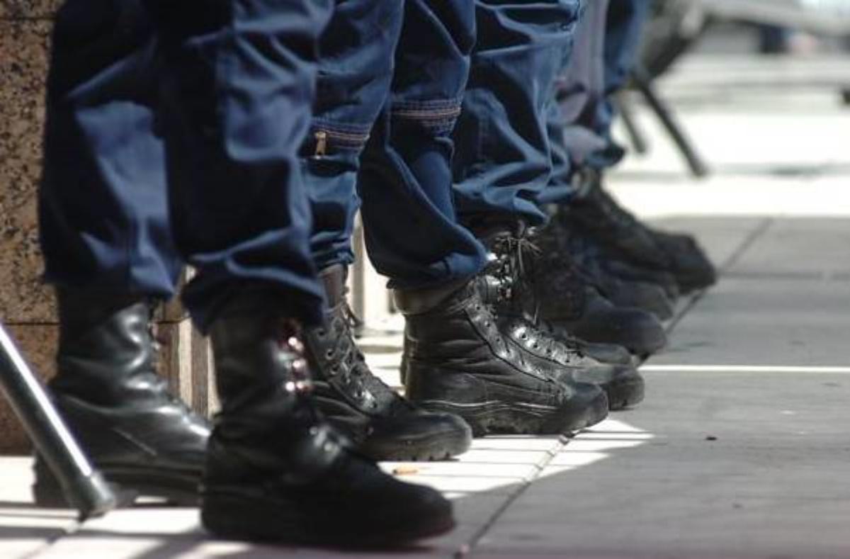 Policía