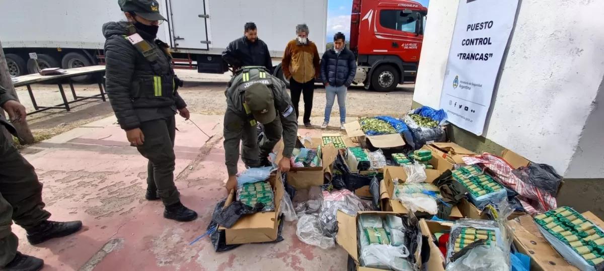 Gendarmería hojas de coca