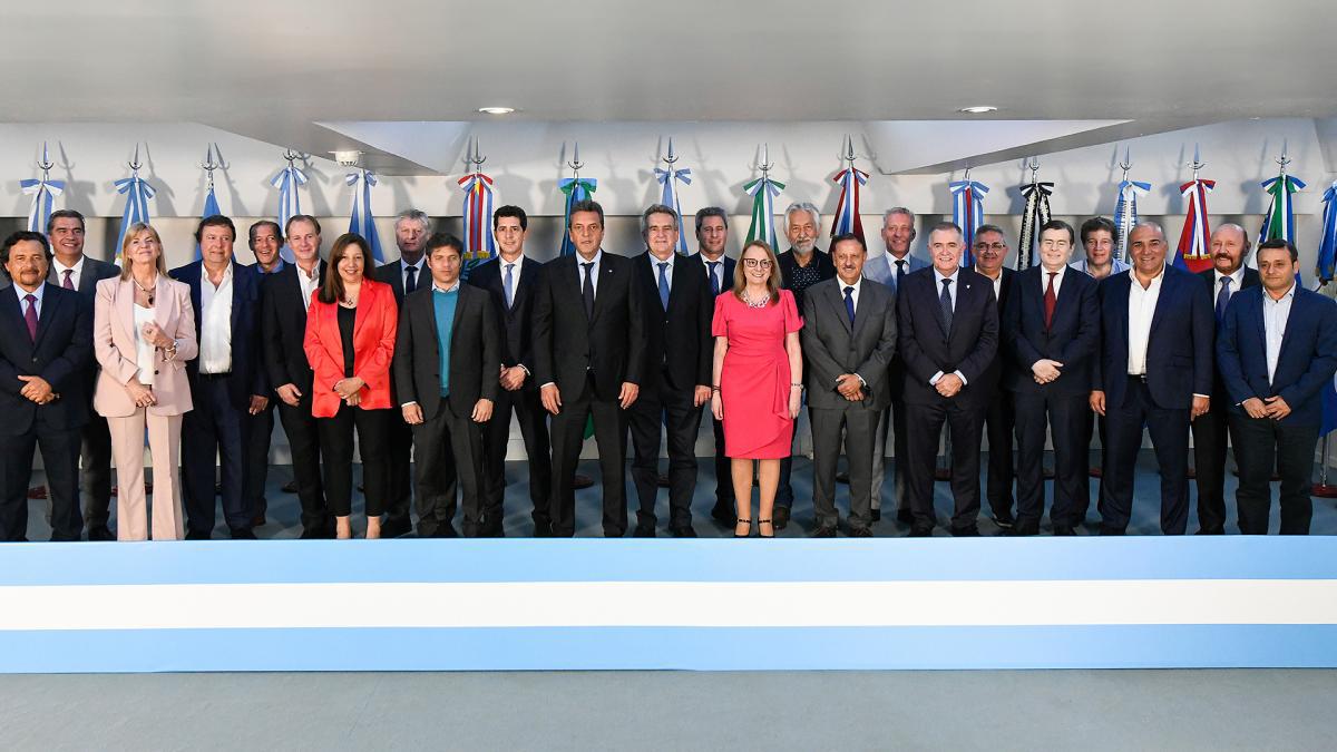 Massa con Gobernadores