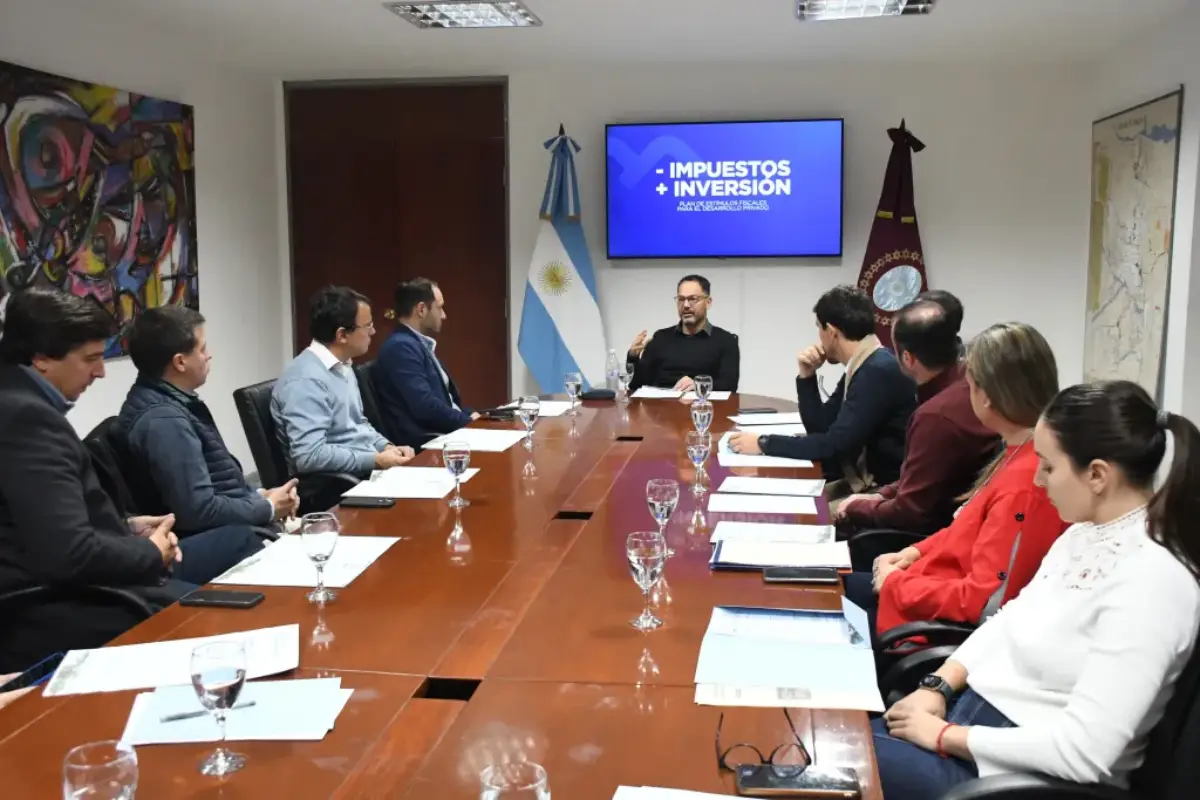 Emiliano Durand con mineros