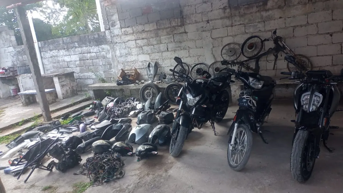 Motos