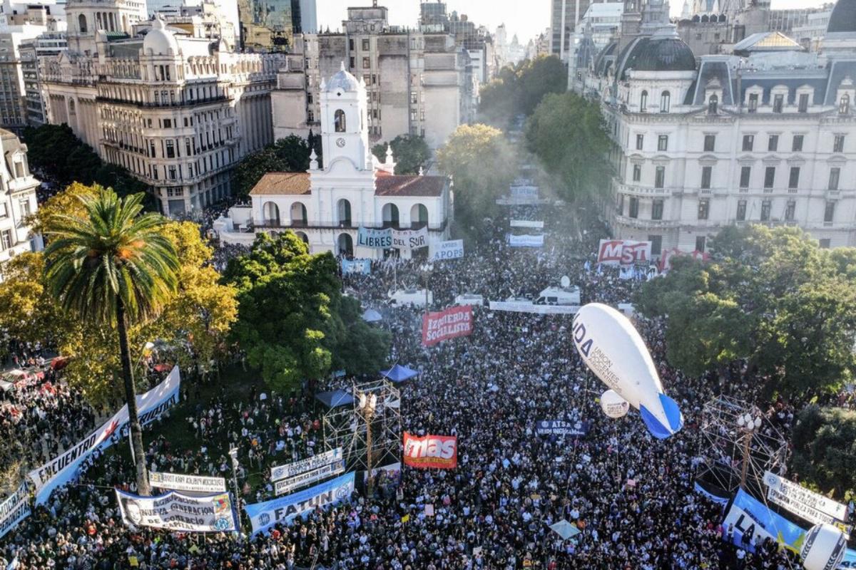 Marcha Universitarios