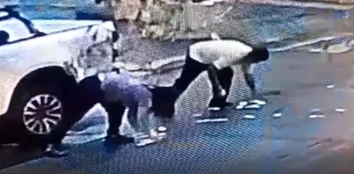 Plata Billetes Vía Pública