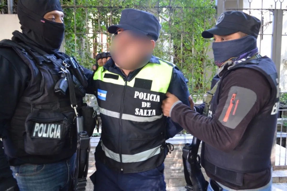 Policía