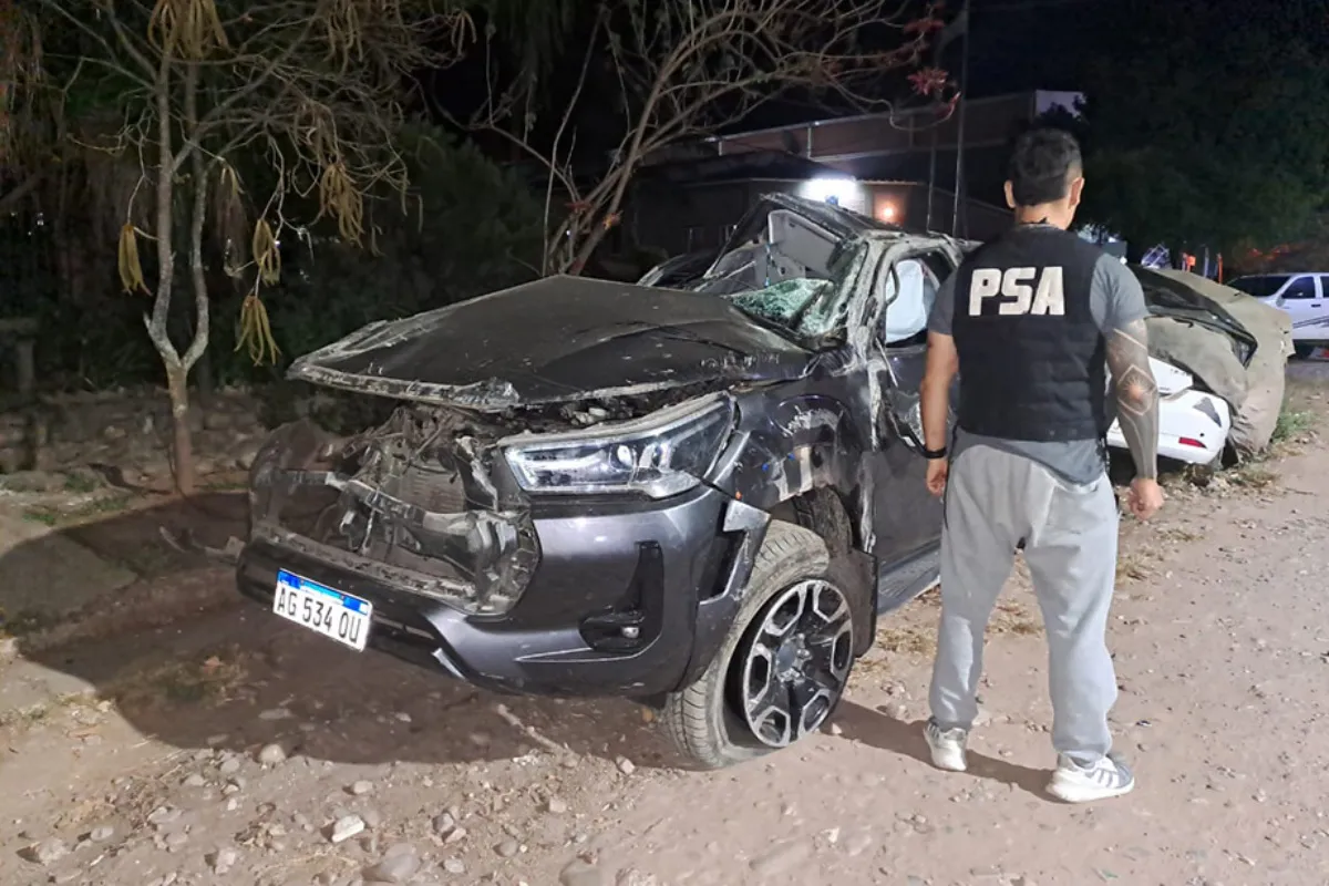 La-camioneta-volcada