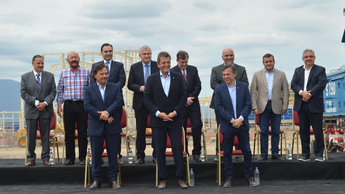 Massa con gobernadores