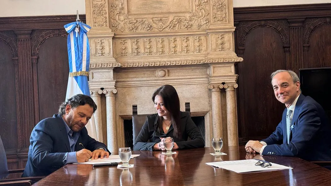 Sáenz con Pettovello
